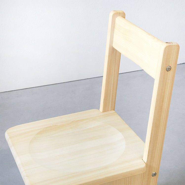 体に優しくフィットする、緩やかなくぼみ 2本脚チェア wood ひのき 椅子 シンプル 木製