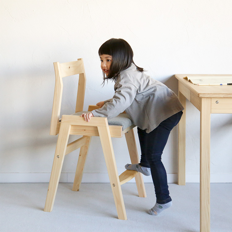 子ども時代に万能、大人になっても使える機能性 キッズチェア A ひのき 椅子 リビング ダイニング シンプル 木製