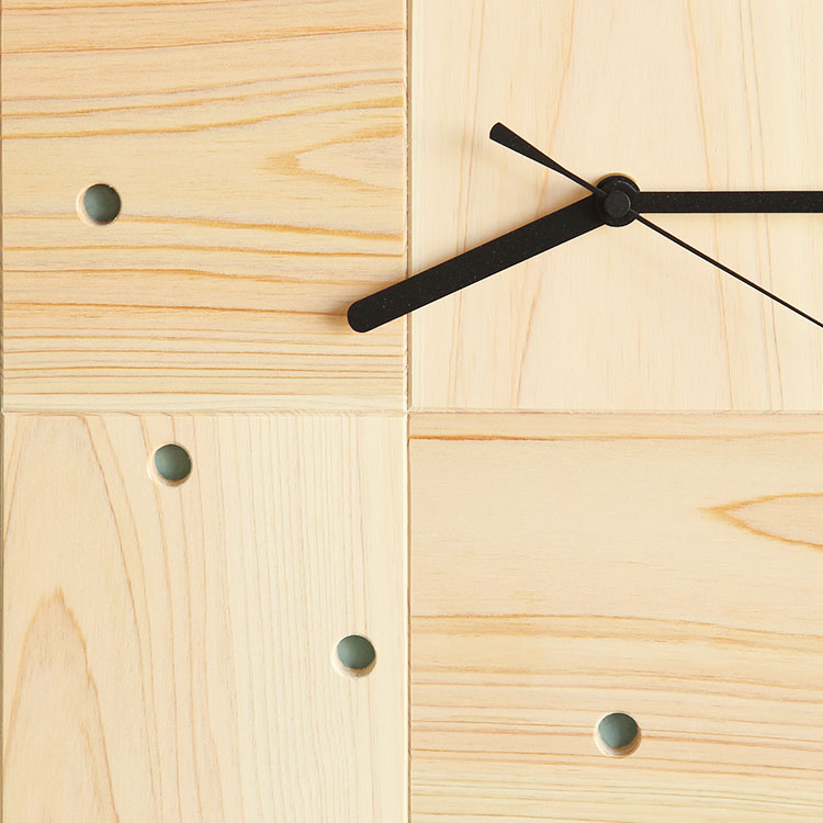 森と水をつなぐ色「キシルブルー」がデザインのアクセントに モザイクパネル clock dot ひのき 時計 シンプル 木製 壁掛け