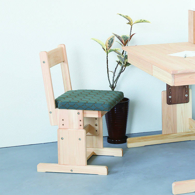 チェア(KIDS) | 日本の木を大切にした学習机・家具の専門店キシル