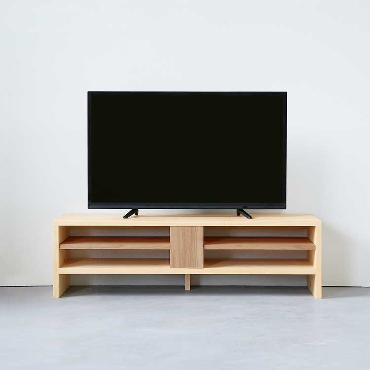 テレビとの関係性は、三角形が理想 ひのき テレビボード 無垢 シンプル 木製