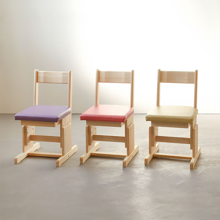子どものモチベーションUP、<br>お気に入りカラーの特等席 2本脚チェア color ひのき 椅子 シンプル 木製