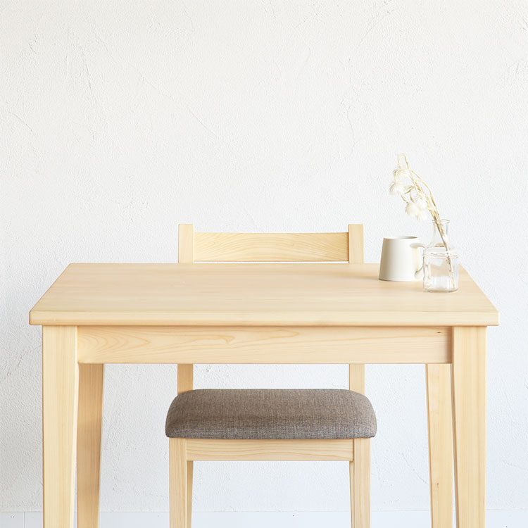 お部屋に圧迫感を与えない ほどよいサイズ Dチェア basic color ひのき ダイニング 椅子 シンプル 木製