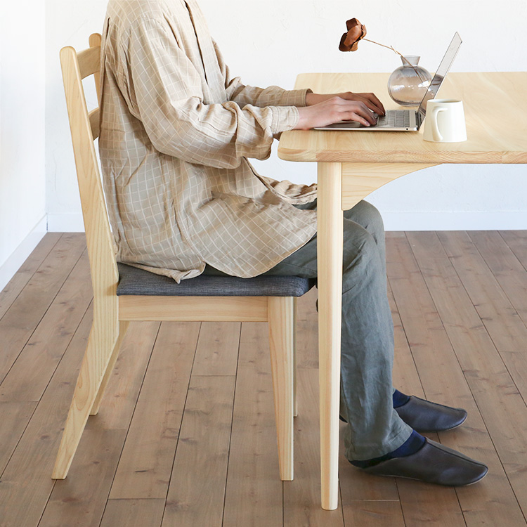 ワークスペースとしても使いやすい少し高めの設計 ダイニングテーブル Y150 ひのき ダイニング テーブル シンプル 木製