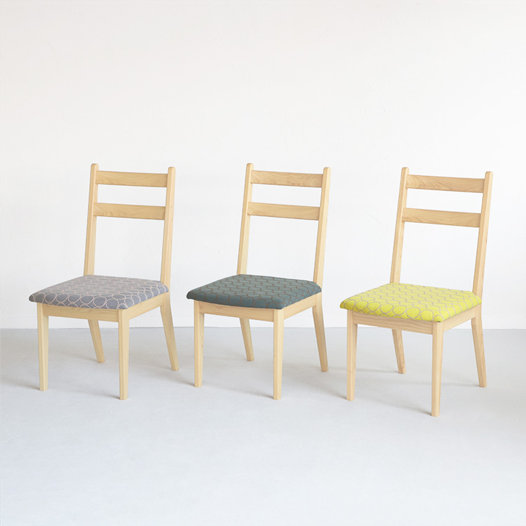 お部屋が華やぐ、ゆったりサイズのチェア Gチェア mina perhonen ひのき ダイニングチェア 椅子 シンプル 木製 ミナペルホネン