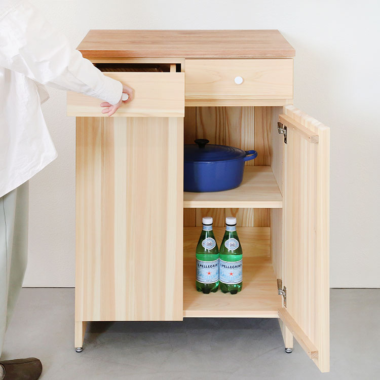 モノが溢れやすいキッチンを<br>隠す収納ですっきりと キッチンカウンター A　キッチン収納　ひのき　シンプル　木製