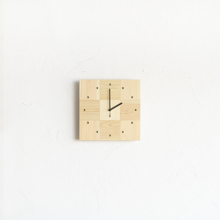 木の豊かな表情にホッと安らぐシンプルな木製掛け時計 モザイクパネル clock dot ひのき 時計 シンプル 木製 壁掛け
