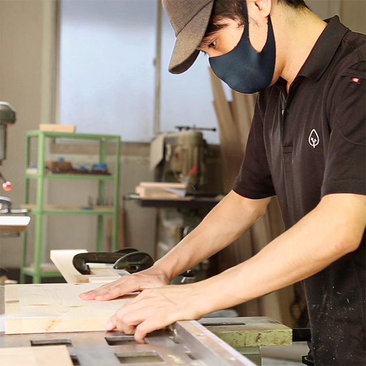 職人が１台ずつ仕上げる曲線美 nvovoデスク K100 limited’22 ひのき 学習机 シンプル 木製