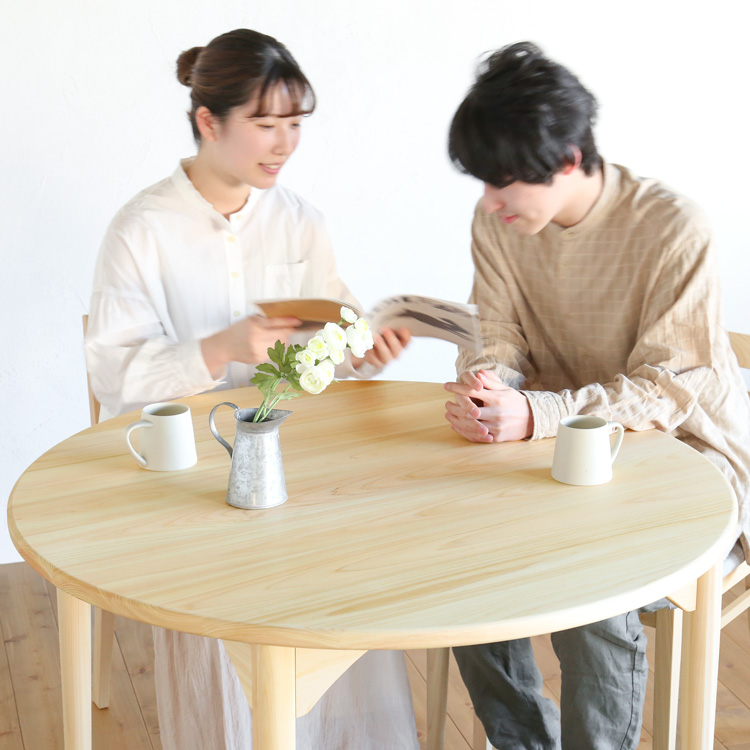 家族も来客も距離感が心地良くて使いやすい ラウンドテーブル Y100 ひのき ダイニングテーブル ラウンドテーブル 丸テーブル シンプル 木製