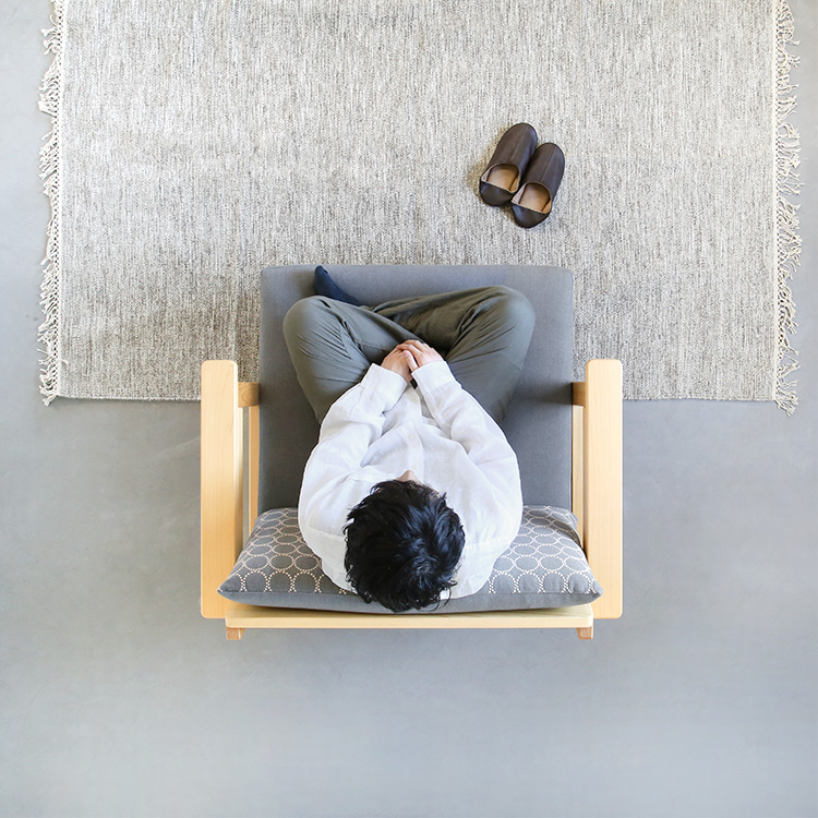 あぐらが組める、広々サイズ ソファ S1.4 armless kvadrat ひのき ソファ シンプル 木製 クヴァドラ