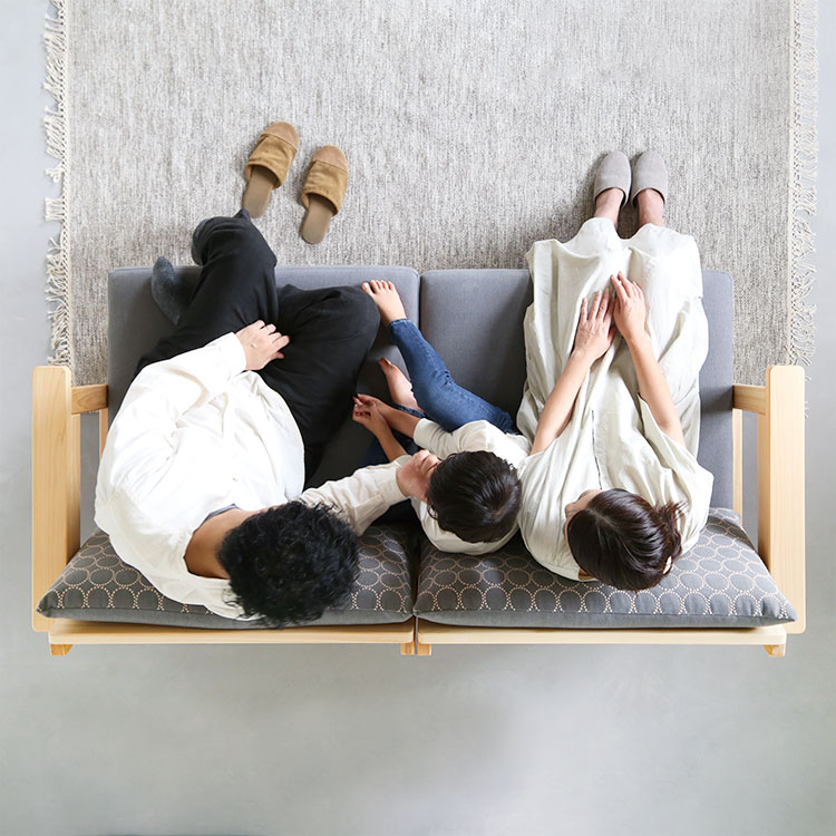 家族で広々と使える、2.7人掛け ソファ S2.7 armless kvadrat ひのき ソファ シンプル 木製 クヴァドラ