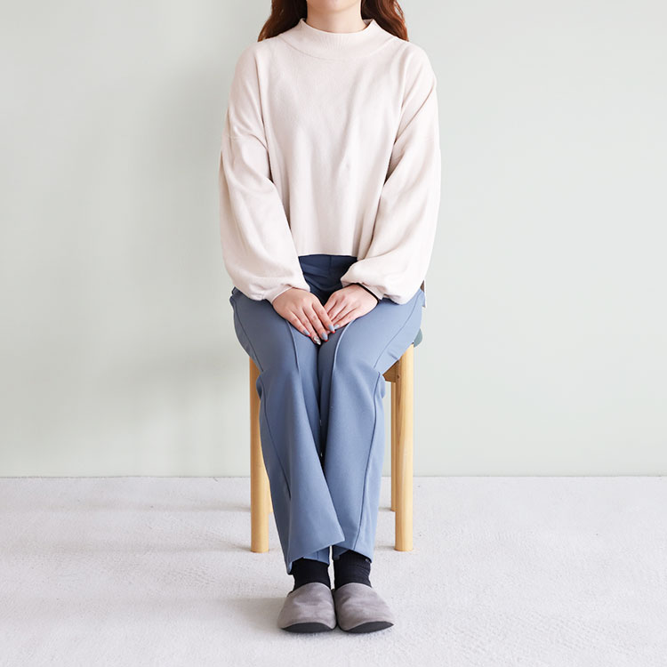 スタンダードサイズのスツール /img/products/stool_o_mina_25/ ダイニングチェア 椅子 リビング オーガニック シンプル ひのき 木製