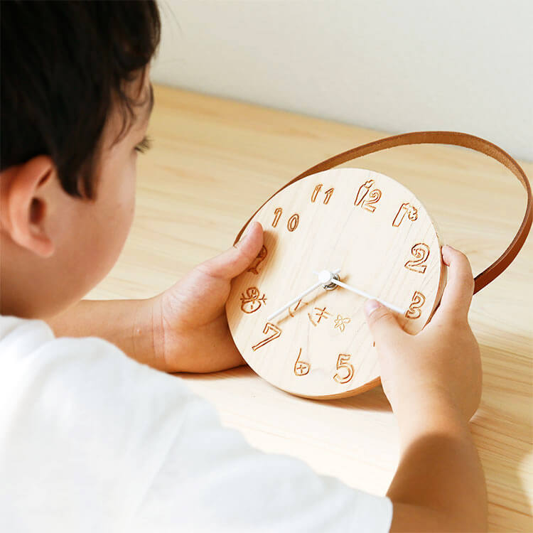 今だけの字を、ずっとそばに ひのき 時計 シンプル 木製