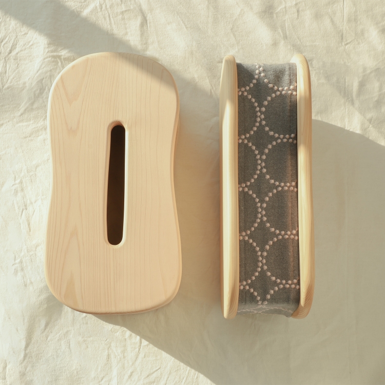 手をのばすだけで、自然のゆらぎを日常へ ティッシュカバー kaku ひのき mina perhonen ミナペルホネン シンプル 木製