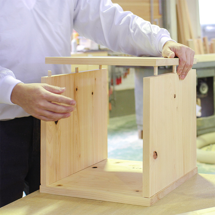 釘やネジ類を使わない、木のダボ組み waku 桜 収納家具 ひのき シンプル 木製