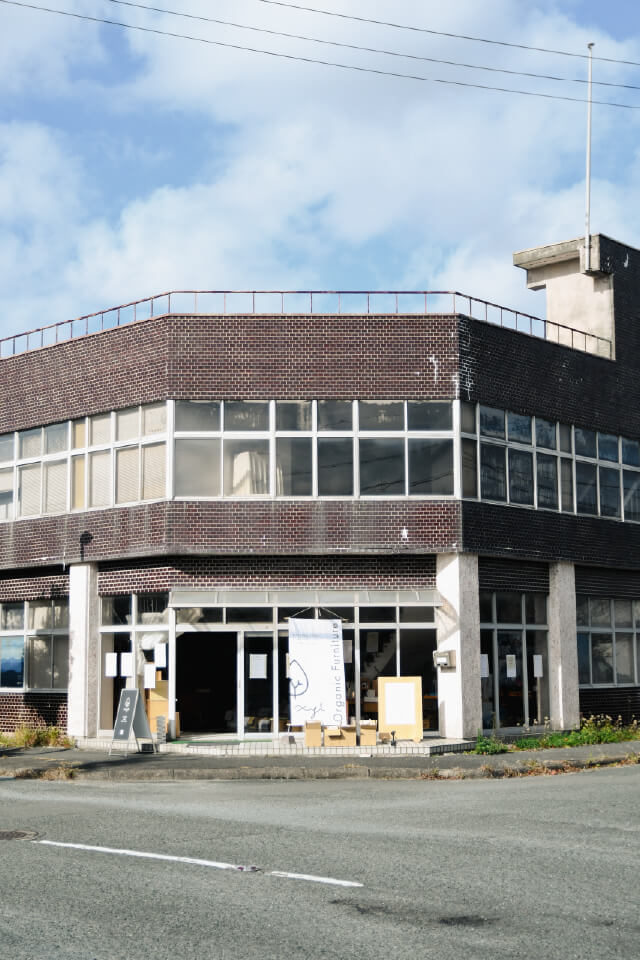 アウトレット倉庫