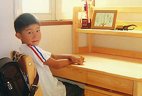 ヒノキ 学習机 写真